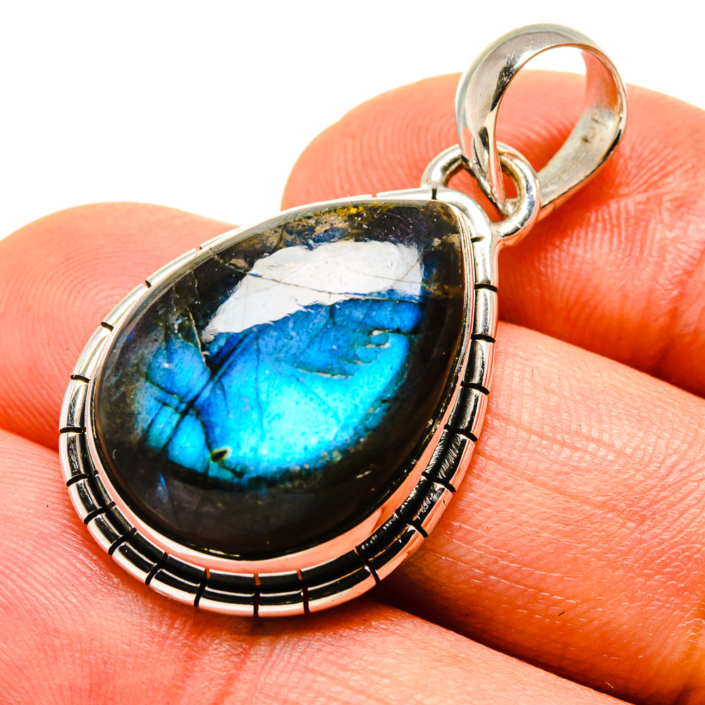 Labradorite Pendants handcrafted by Anasilvercos - PD755377
