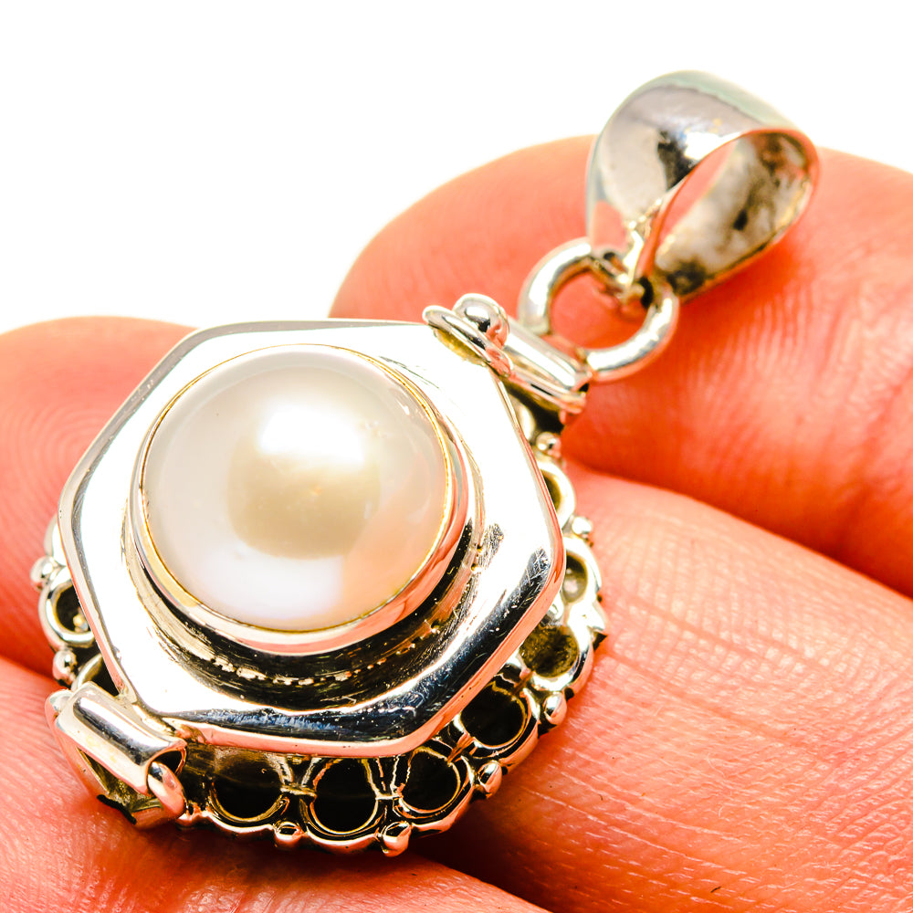 Cultured Pearl Pendants handcrafted by Anasilvercos - PD755382