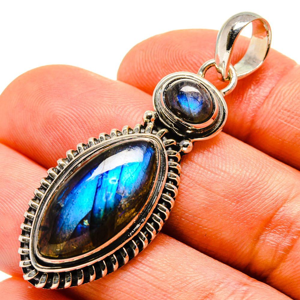 Labradorite Pendants handcrafted by Anasilvercos - PD755418