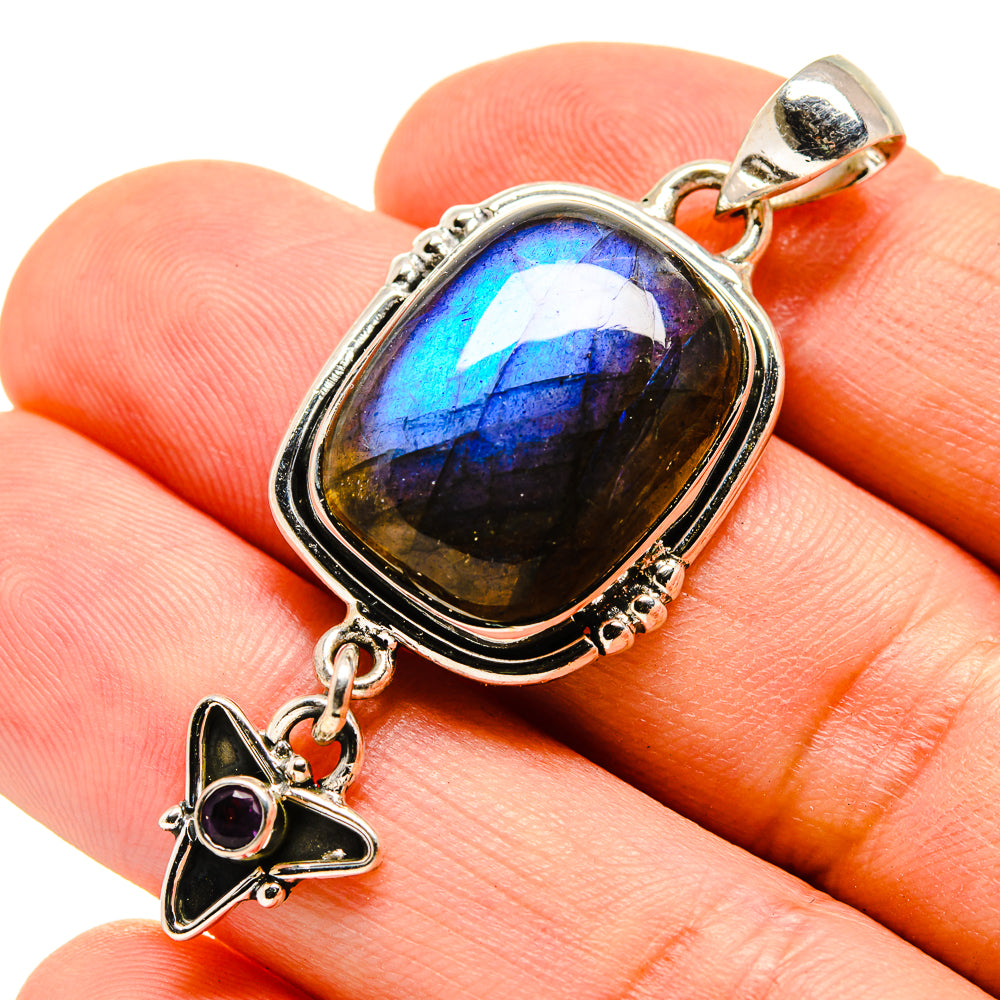 Labradorite Pendants handcrafted by Anasilvercos - PD755596