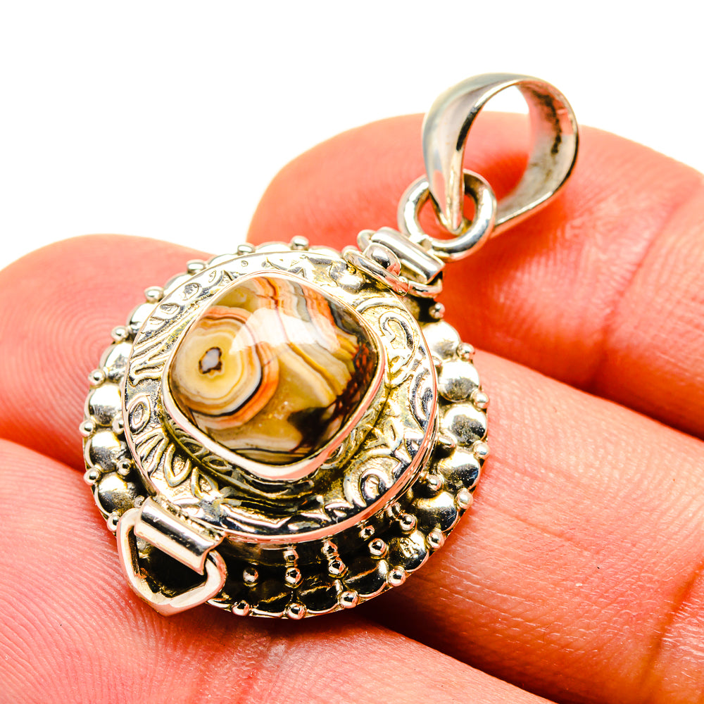 Laguna Lace Agate Pendants handcrafted by Anasilvercos - PD755639