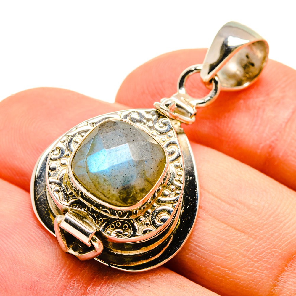 Labradorite Pendants handcrafted by Anasilvercos - PD755772