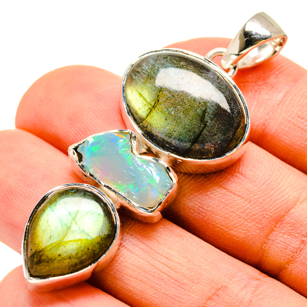 Labradorite Pendants handcrafted by Anasilvercos - PD755837