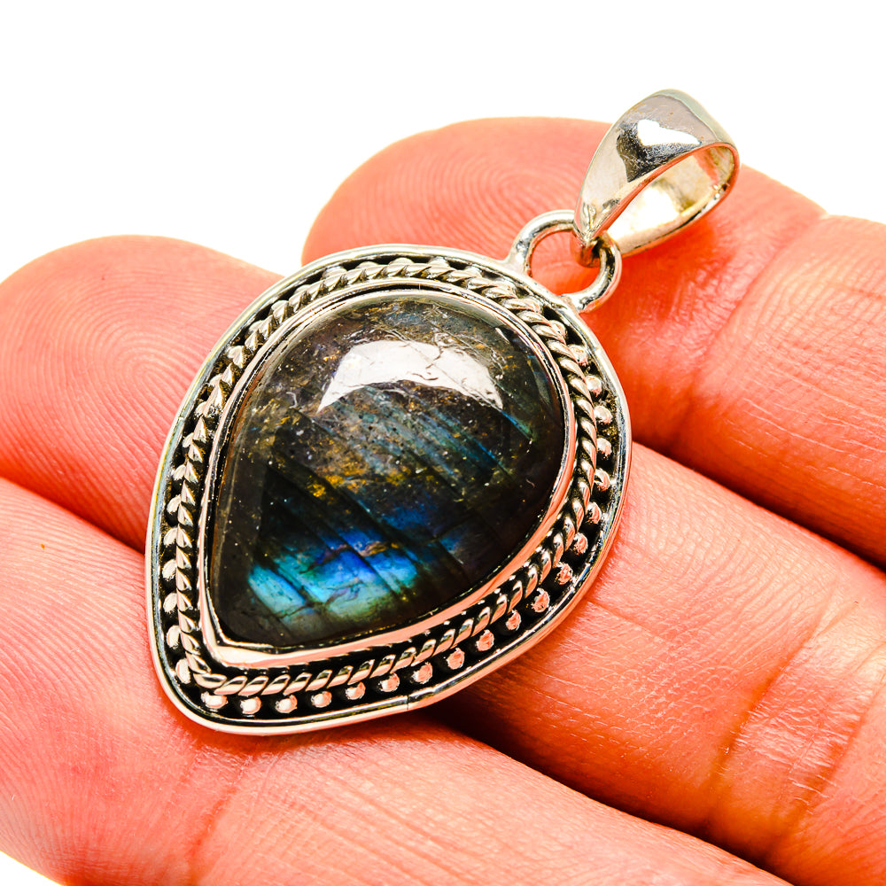 Labradorite Pendants handcrafted by Anasilvercos - PD756009