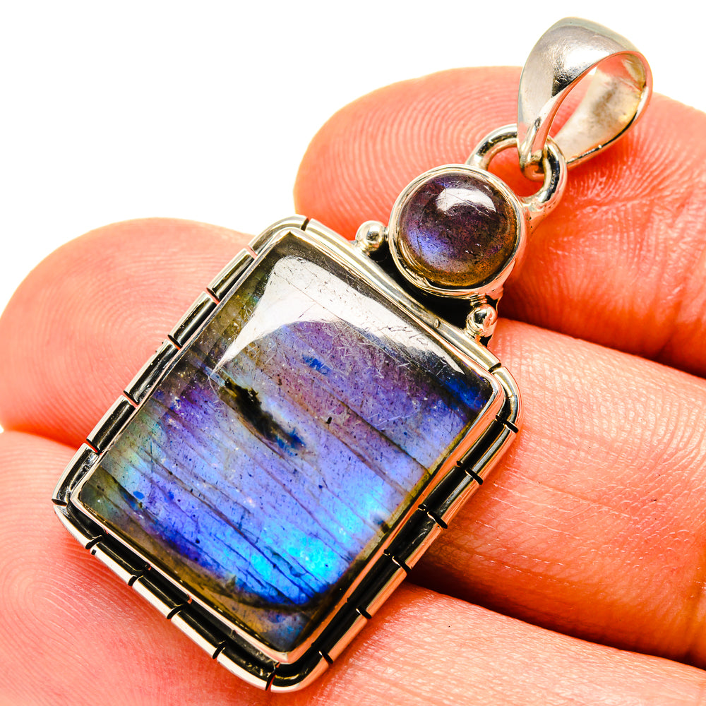 Labradorite Pendants handcrafted by Anasilvercos - PD756031