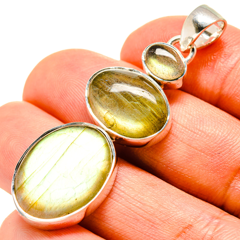 Labradorite Pendants handcrafted by Anasilvercos - PD756050
