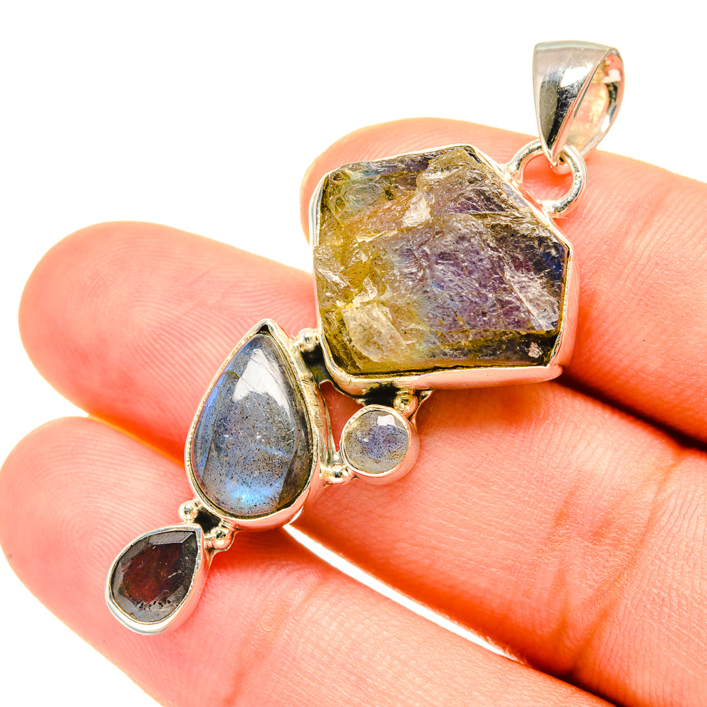 Labradorite Pendants handcrafted by Anasilvercos - PD7562