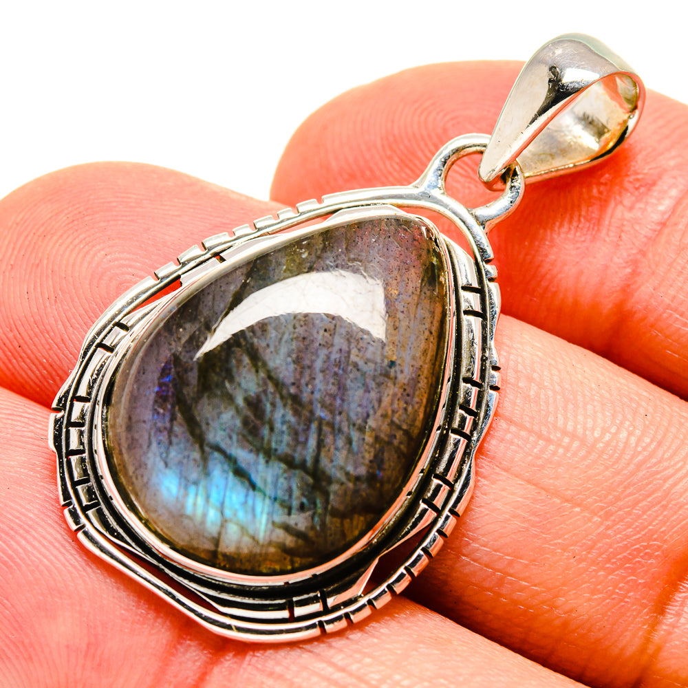 Labradorite Pendants handcrafted by Anasilvercos - PD756324