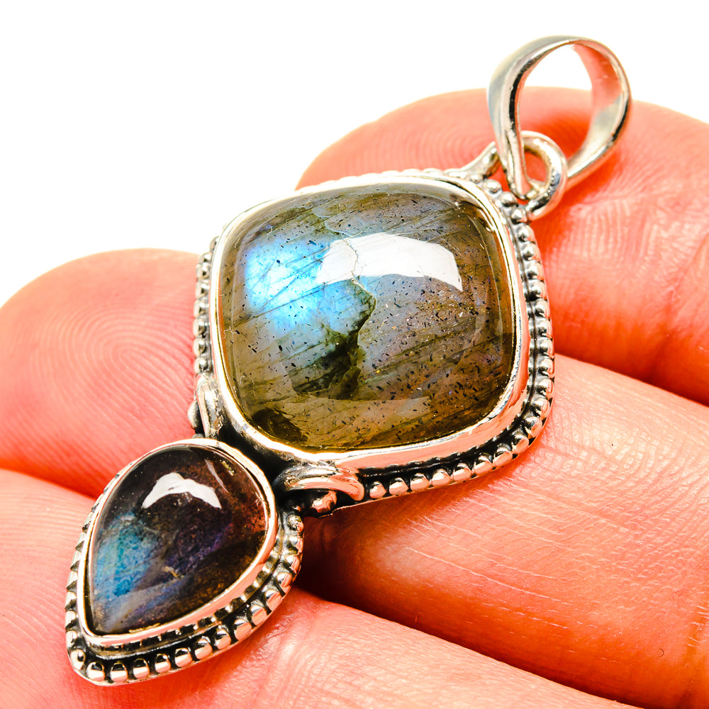 Labradorite Pendants handcrafted by Anasilvercos - PD756599