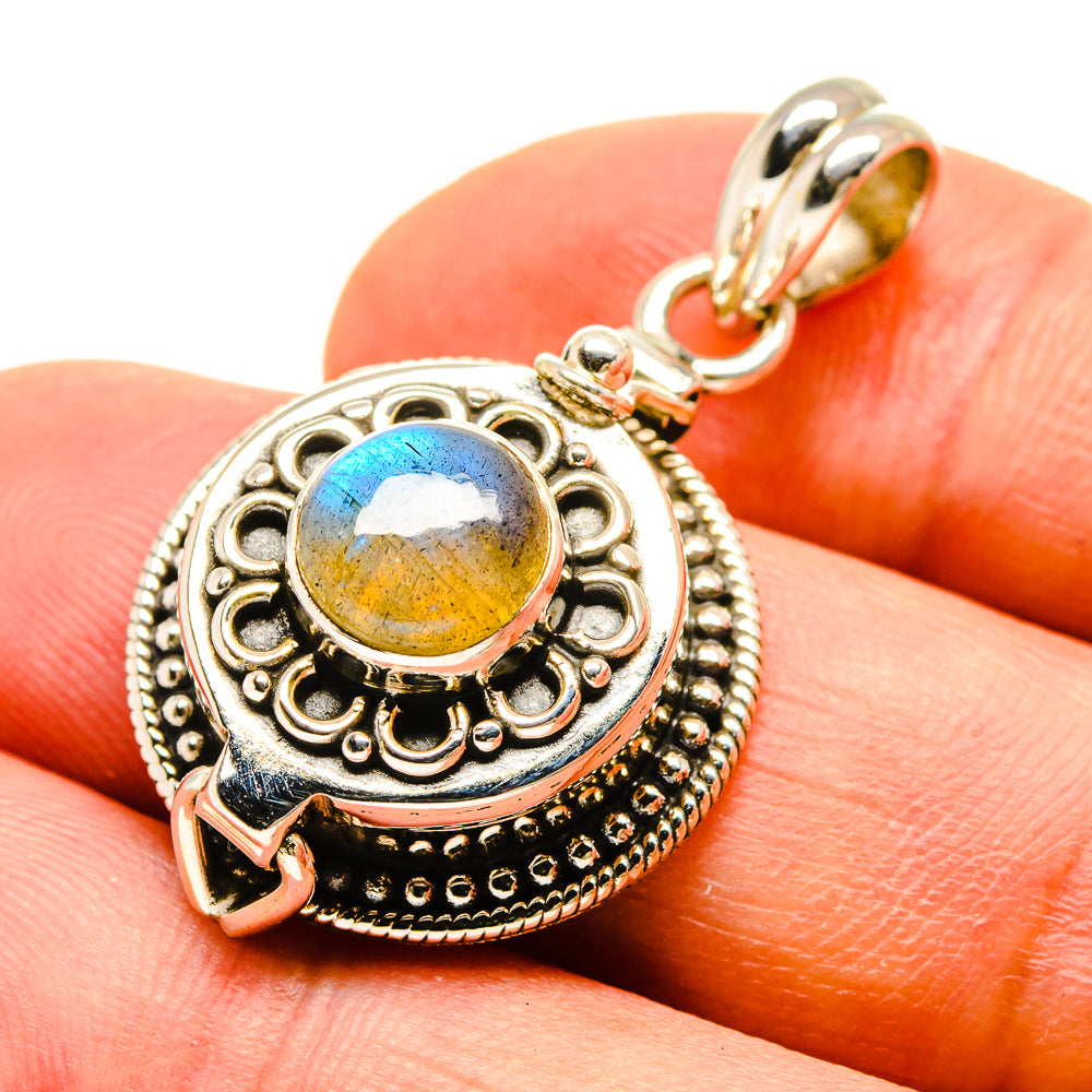 Labradorite Pendants handcrafted by Anasilvercos - PD757208