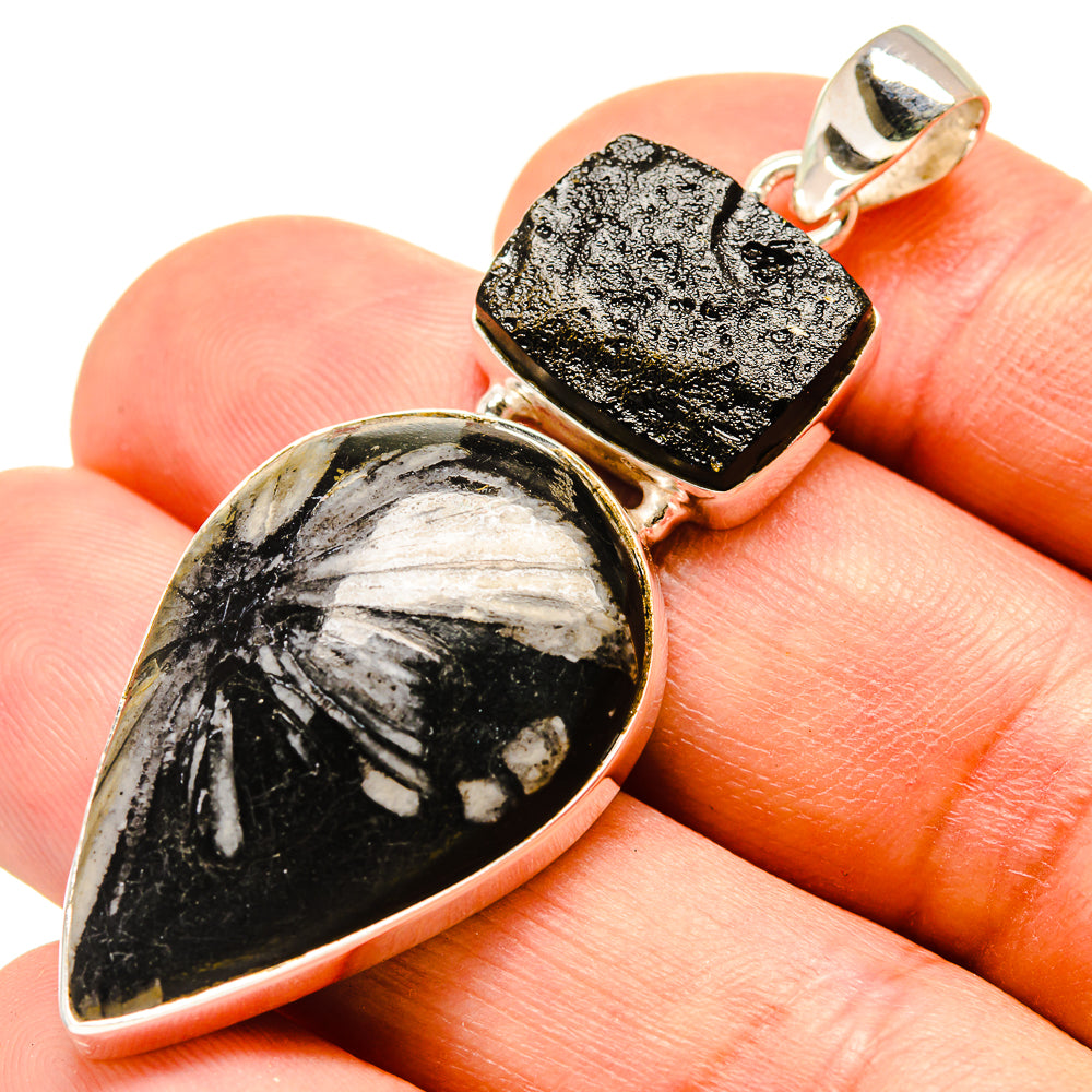 Chrysanthemum Stone Pendants handcrafted by Anasilvercos - PD757868