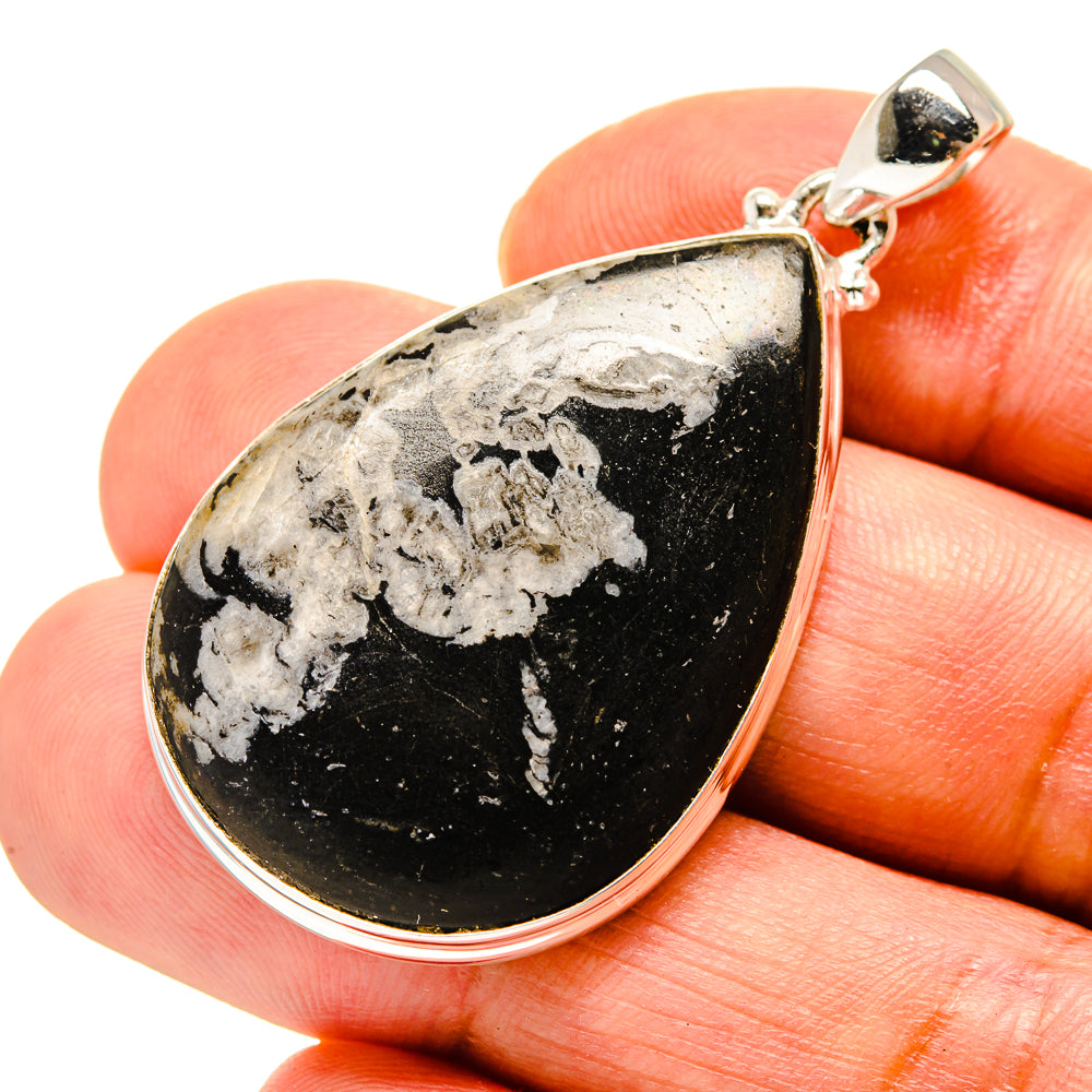 Chrysanthemum Stone Pendants handcrafted by Anasilvercos - PD758156