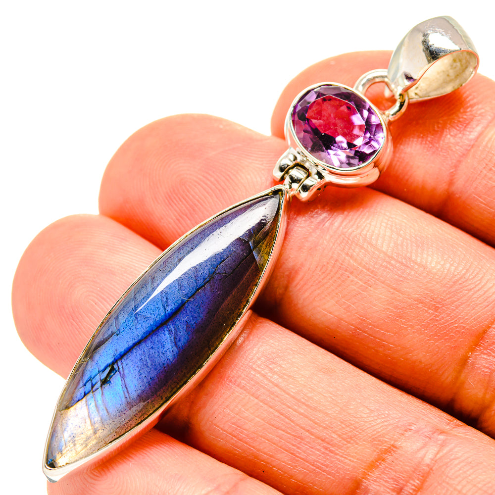 Labradorite Pendants handcrafted by Anasilvercos - PD758174