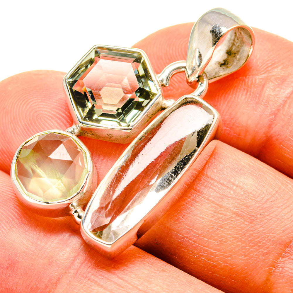 White Quartz Pendants handcrafted by Anasilvercos - PD758363