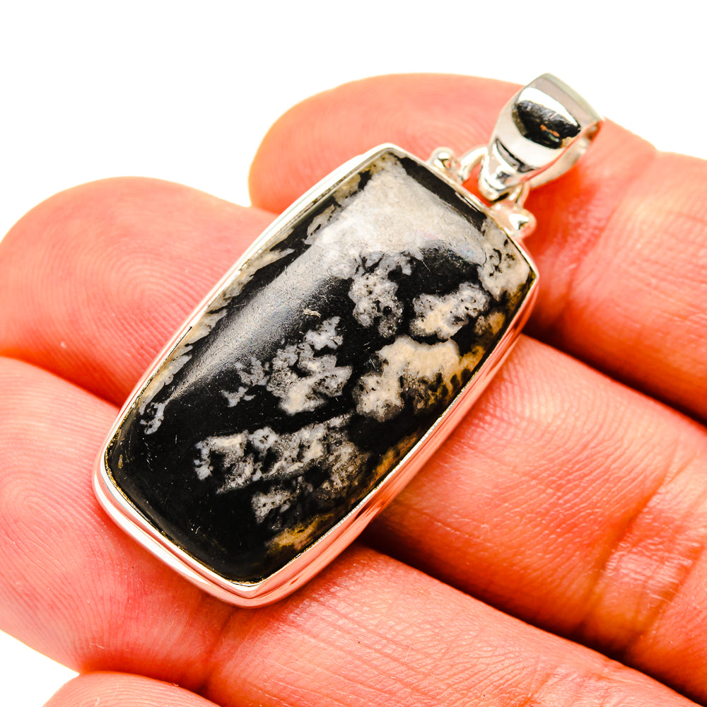 Chrysanthemum Stone Pendants handcrafted by Anasilvercos - PD758483