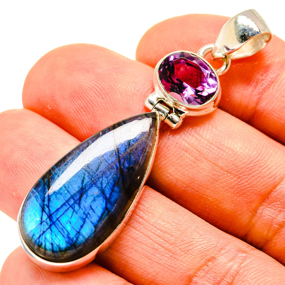 Labradorite Pendants handcrafted by Anasilvercos - PD758573