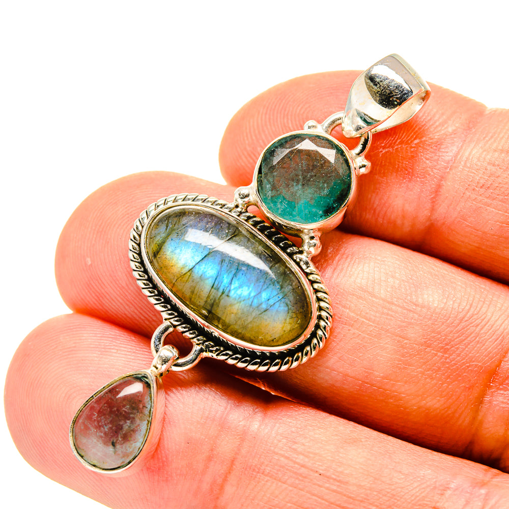Labradorite Pendants handcrafted by Anasilvercos - PD758756