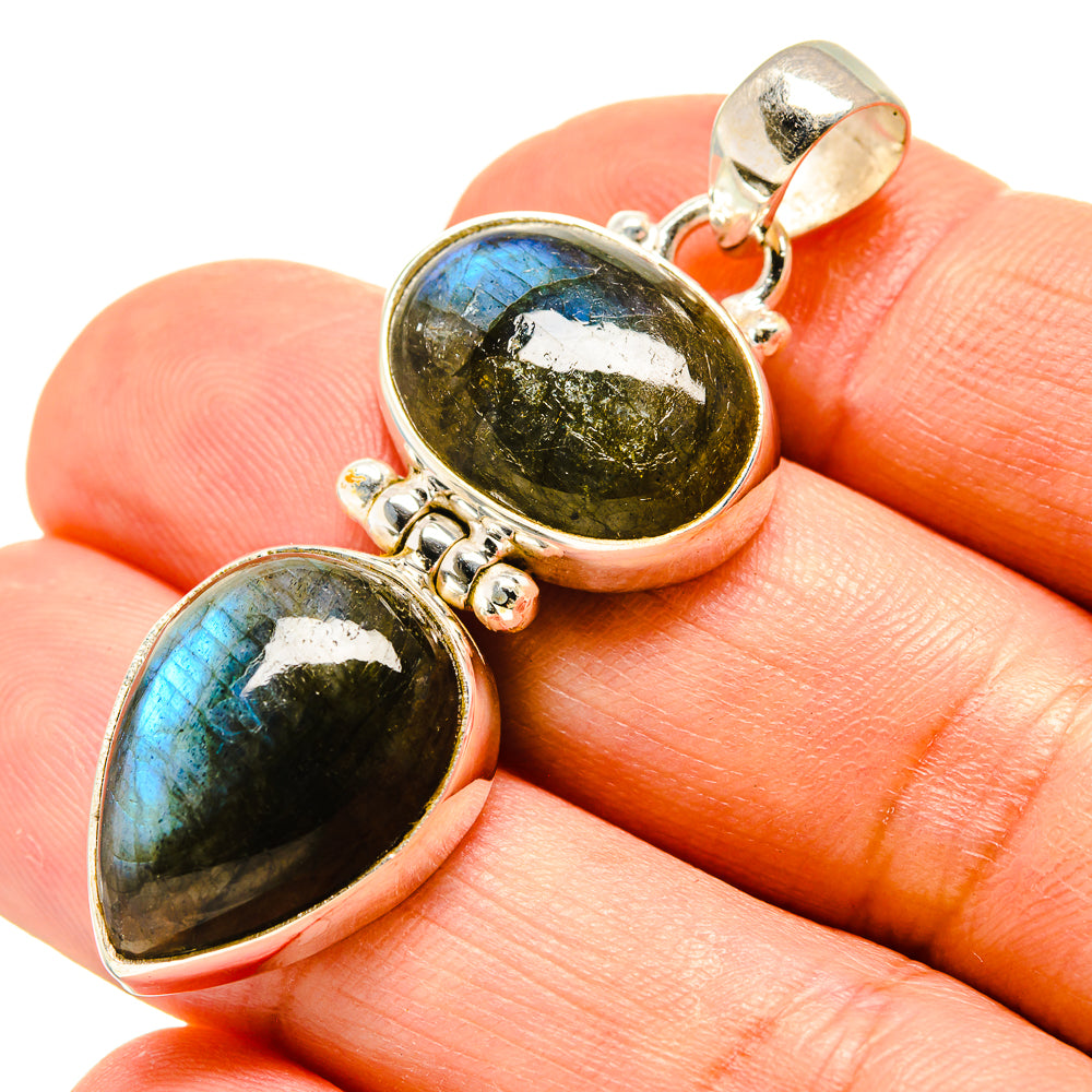Labradorite Pendants handcrafted by Anasilvercos - PD758873