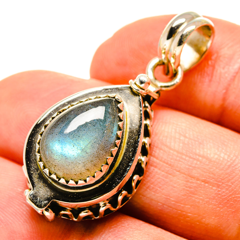 Labradorite Pendants handcrafted by Anasilvercos - PD758922