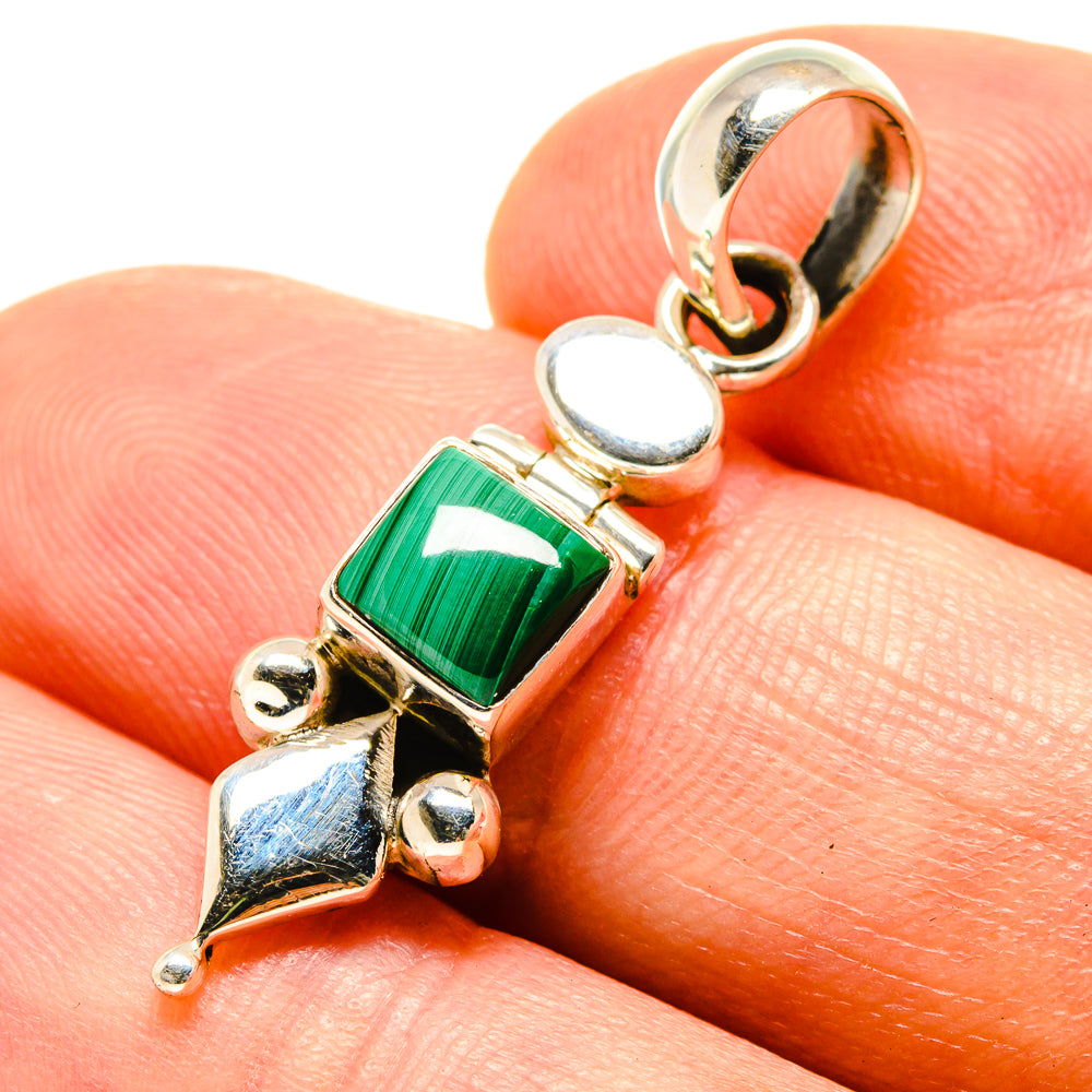 Malachite Pendants handcrafted by Anasilvercos - PD758936