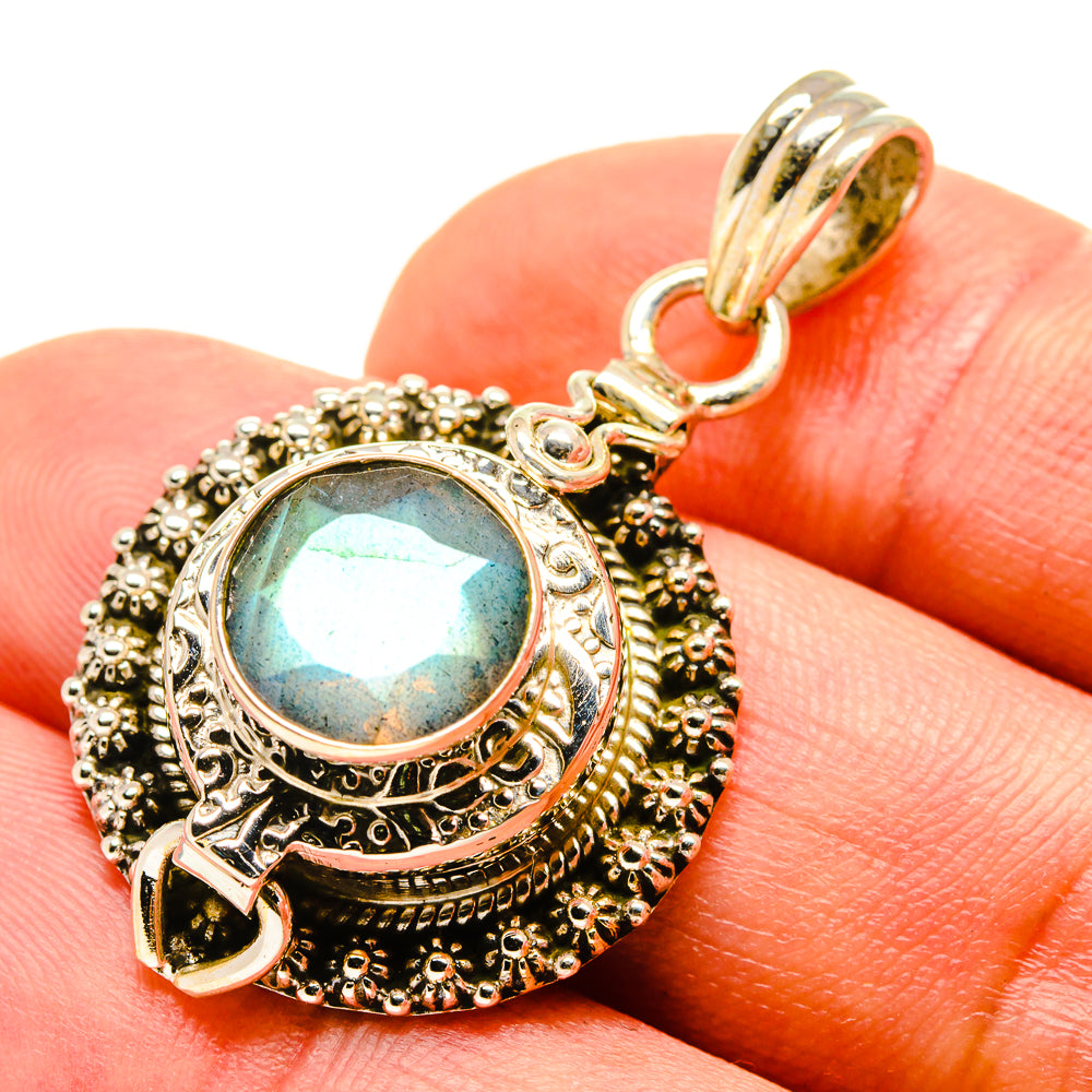 Labradorite Pendants handcrafted by Anasilvercos - PD759037