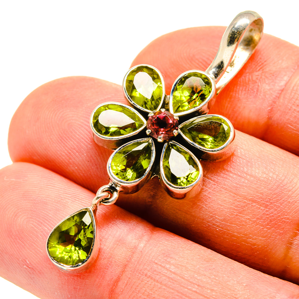 Peridot Pendants handcrafted by Anasilvercos - PD759070