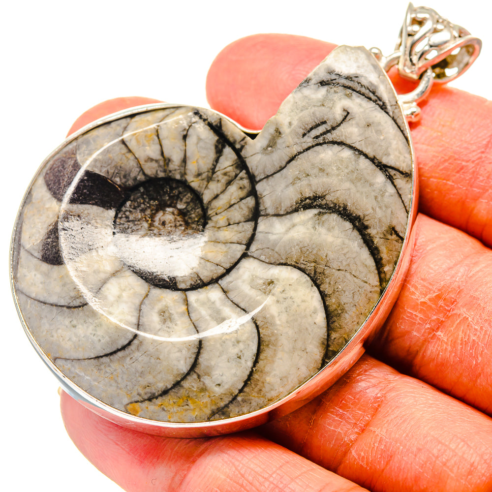 Orthoceras Fossil Pendants handcrafted by Anasilvercos - PD759332
