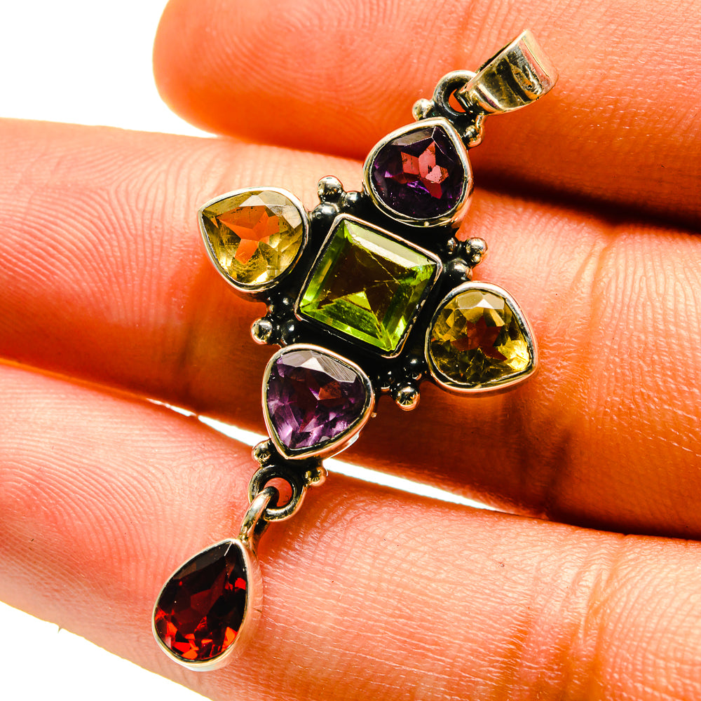 Peridot Pendants handcrafted by Anasilvercos - PD759526
