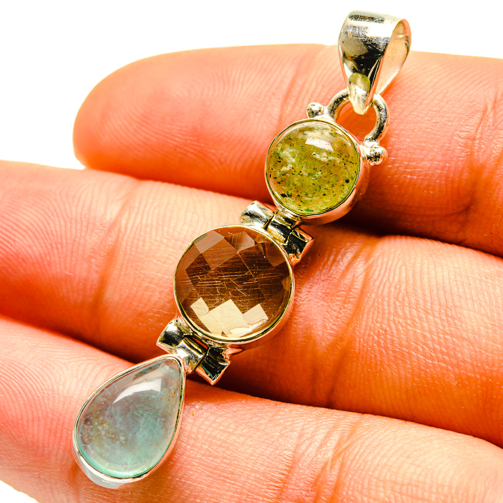 White Quartz Pendants handcrafted by Anasilvercos - PD759557