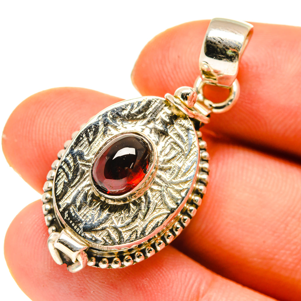 Garnet Pendants handcrafted by Anasilvercos - PD760225