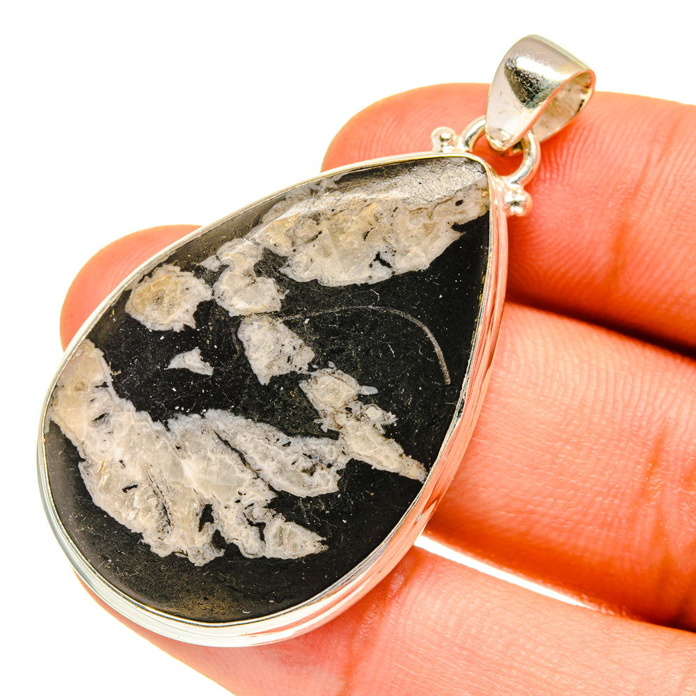 Chrysanthemum Stone Pendants handcrafted by Anasilvercos - PD760778