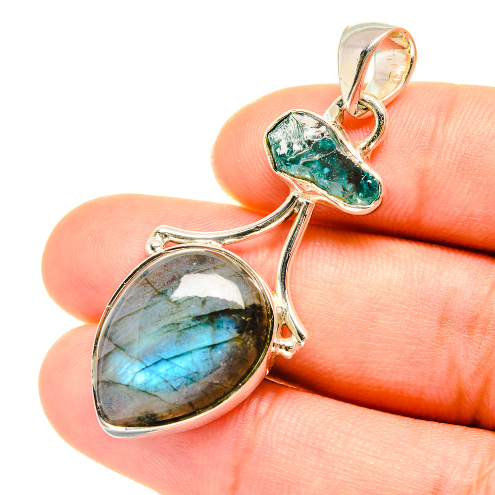 Labradorite Pendants handcrafted by Anasilvercos - PD7608