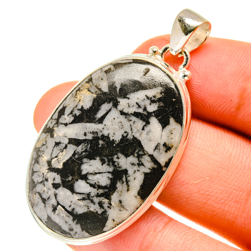 Chrysanthemum Stone Pendants handcrafted by Anasilvercos - PD760851