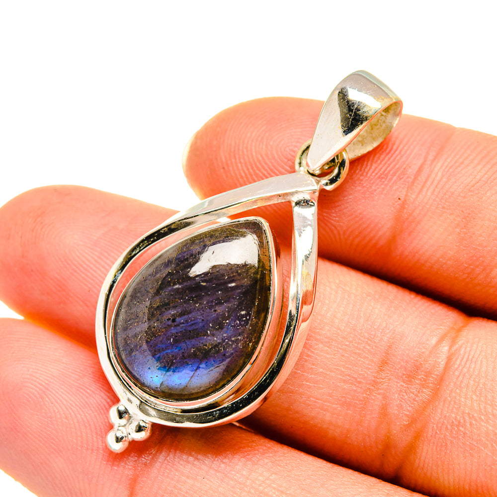 Labradorite Pendants handcrafted by Anasilvercos - PD7756