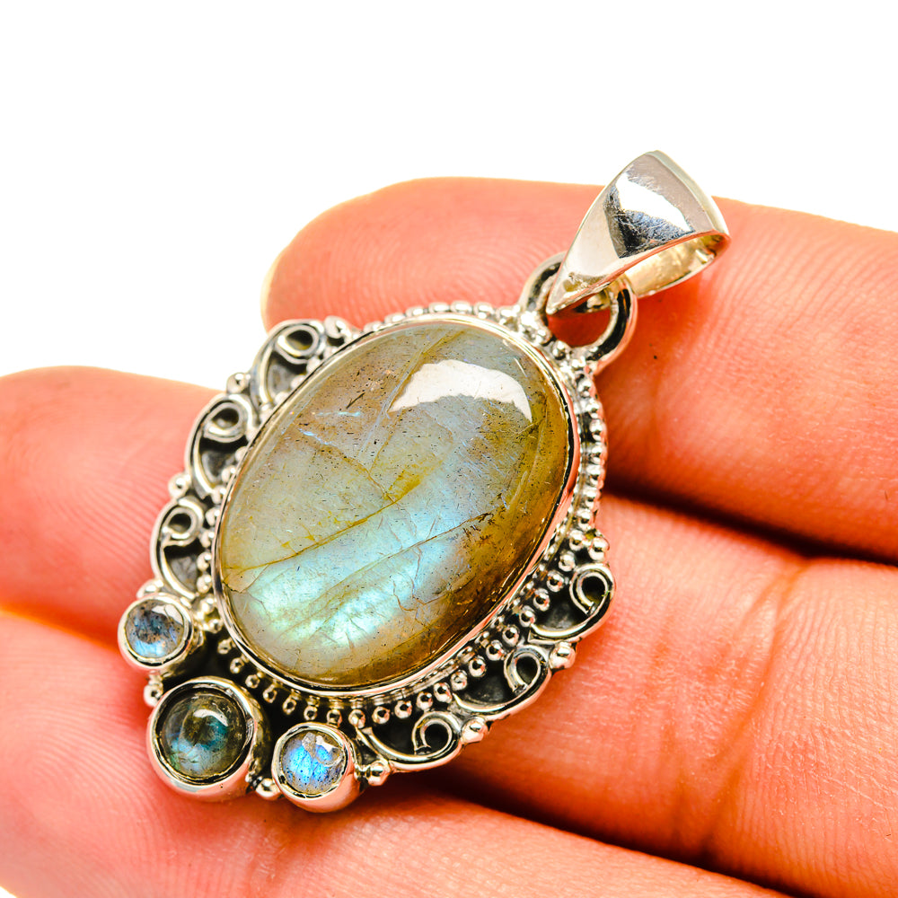 Labradorite Pendants handcrafted by Anasilvercos - PD7802