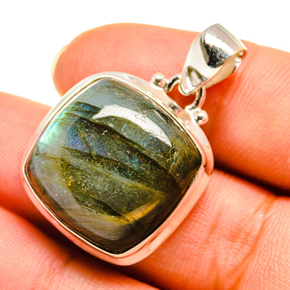 Labradorite Pendants handcrafted by Anasilvercos - PD8055