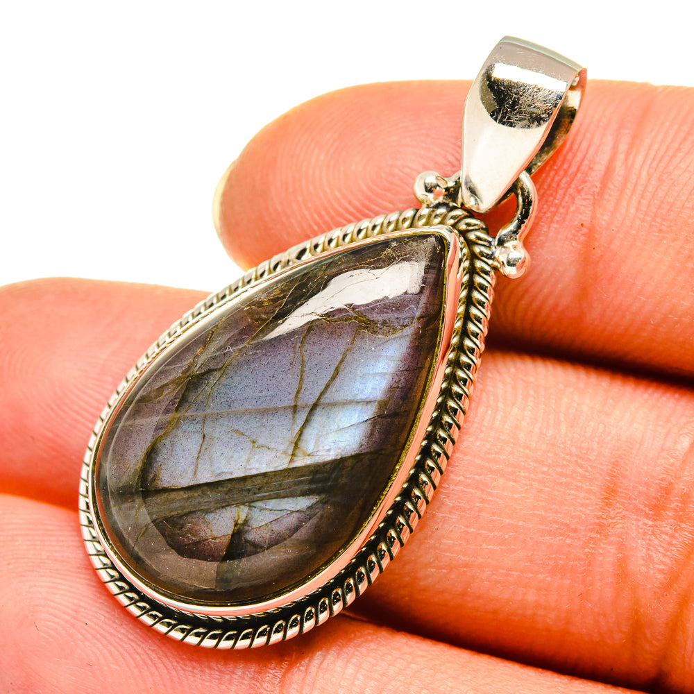 Labradorite Pendants handcrafted by Anasilvercos - PD8062