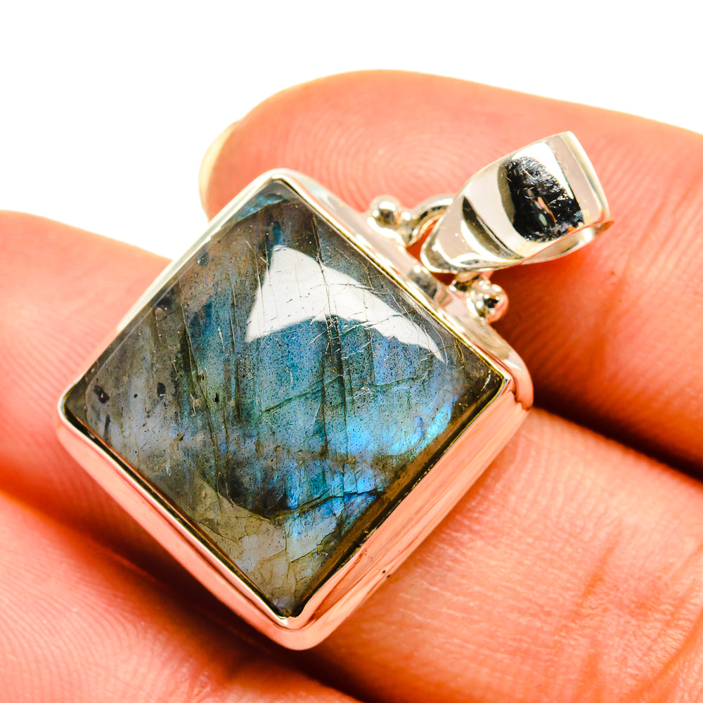 Labradorite Pendants handcrafted by Anasilvercos - PD8066