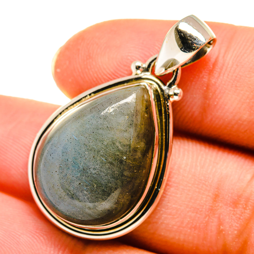 Labradorite Pendants handcrafted by Anasilvercos - PD8107