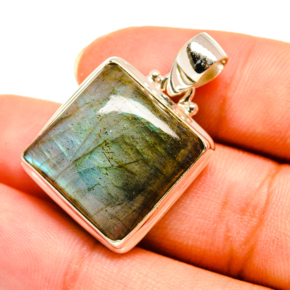 Labradorite Pendants handcrafted by Anasilvercos - PD8123