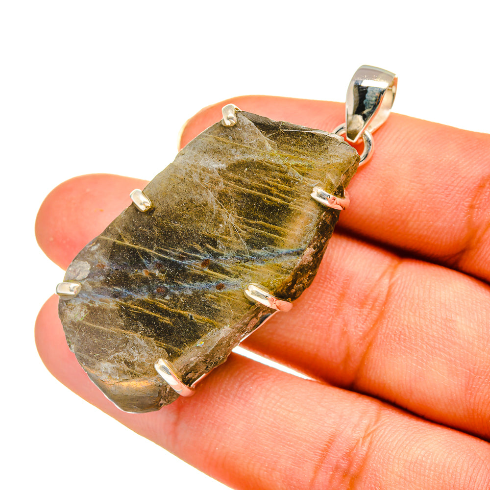 Labradorite Pendants handcrafted by Anasilvercos - PD8185