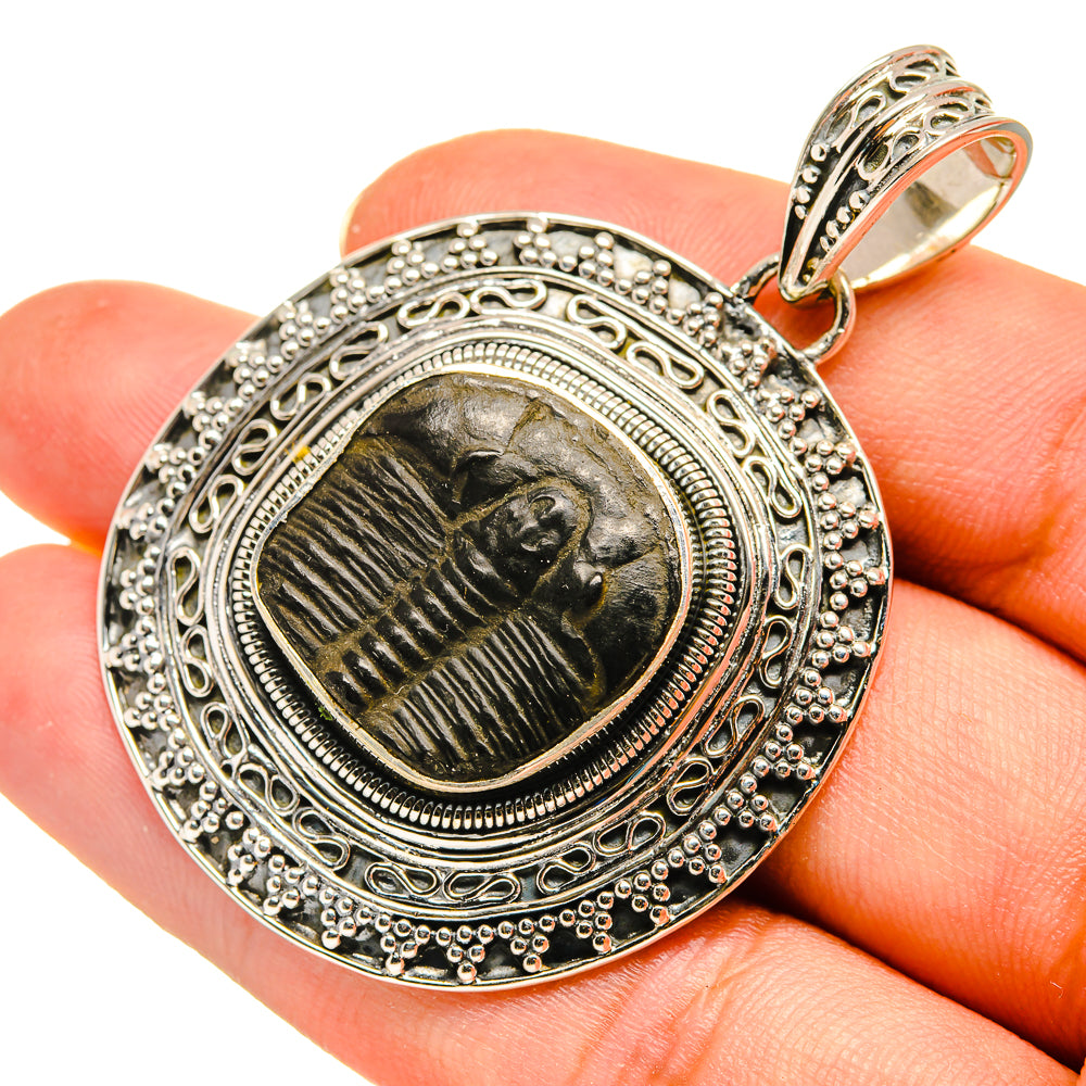 Trilobite Pendants handcrafted by Anasilvercos - PD8191
