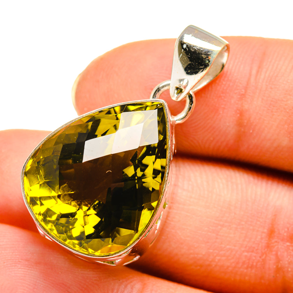 Olive Quartz Pendants handcrafted by Anasilvercos - PD8202
