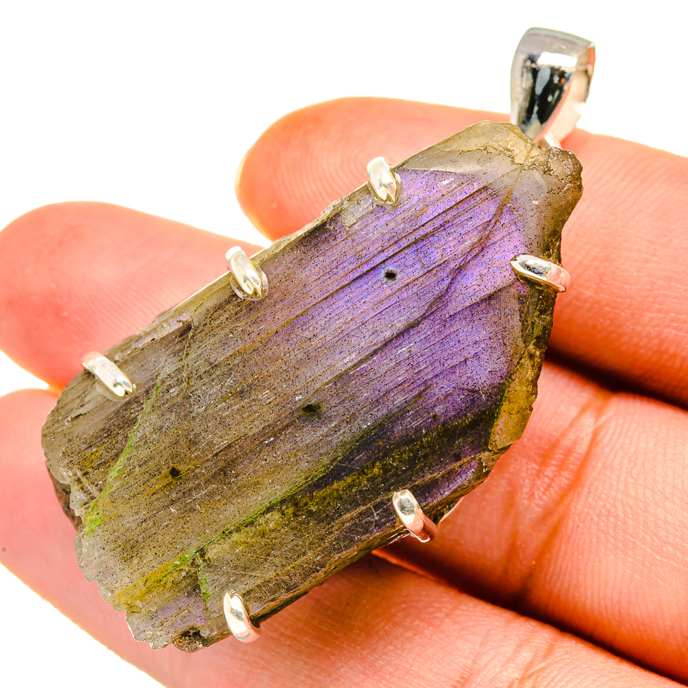 Labradorite Pendants handcrafted by Anasilvercos - PD8300