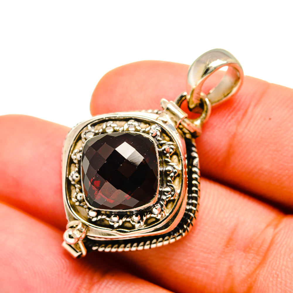 Garnet Pendants handcrafted by Anasilvercos - PD8581