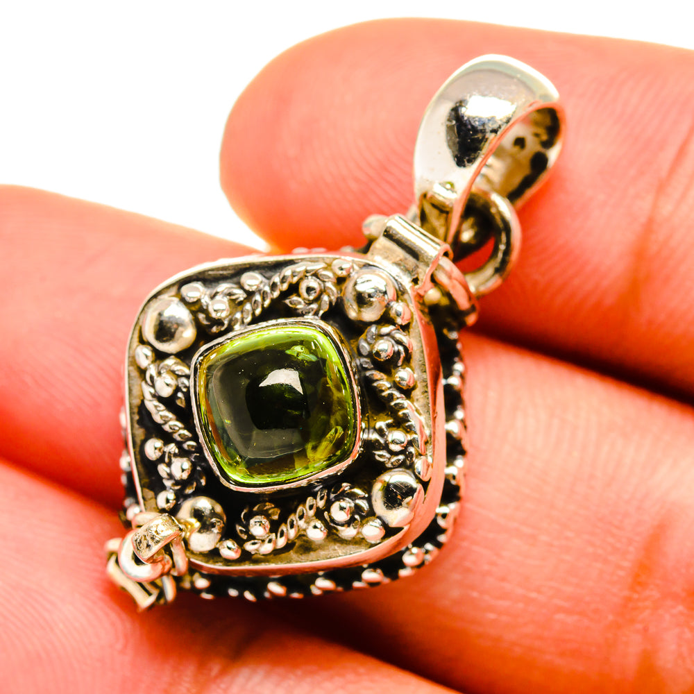 Peridot Pendants handcrafted by Anasilvercos - PD8644