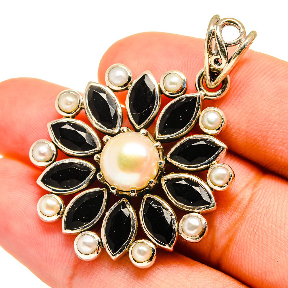 Cultured Pearl Pendants handcrafted by Anasilvercos - PD8782