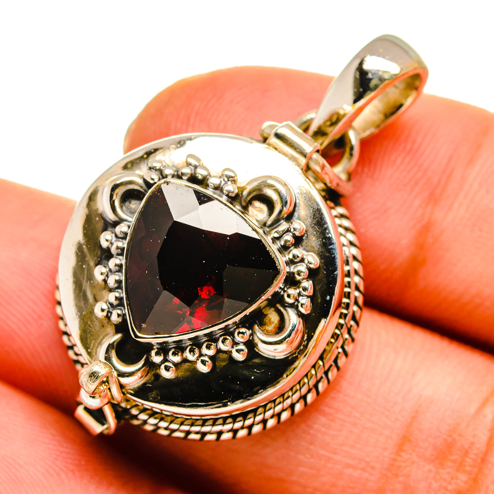 Garnet Pendants handcrafted by Anasilvercos - PD9018