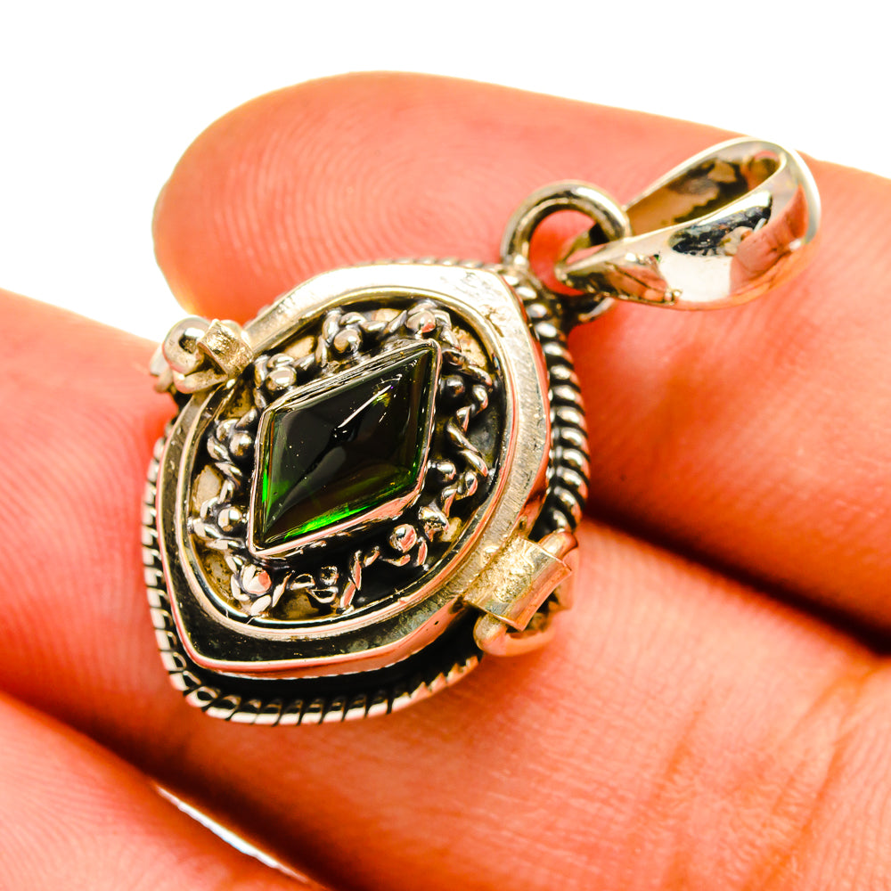 Chrome Diopside Pendants handcrafted by Anasilvercos - PD9020