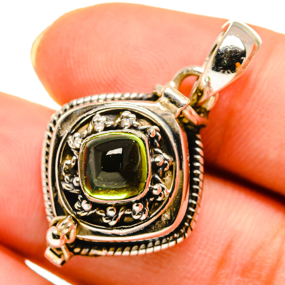 Peridot Pendants handcrafted by Anasilvercos - PD9432